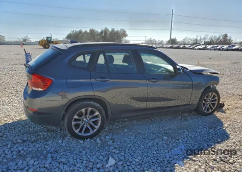 2015 BMW X1 xDrive28I z USA, uszkodzony, nr VIN WBAVL1C58FVY37095